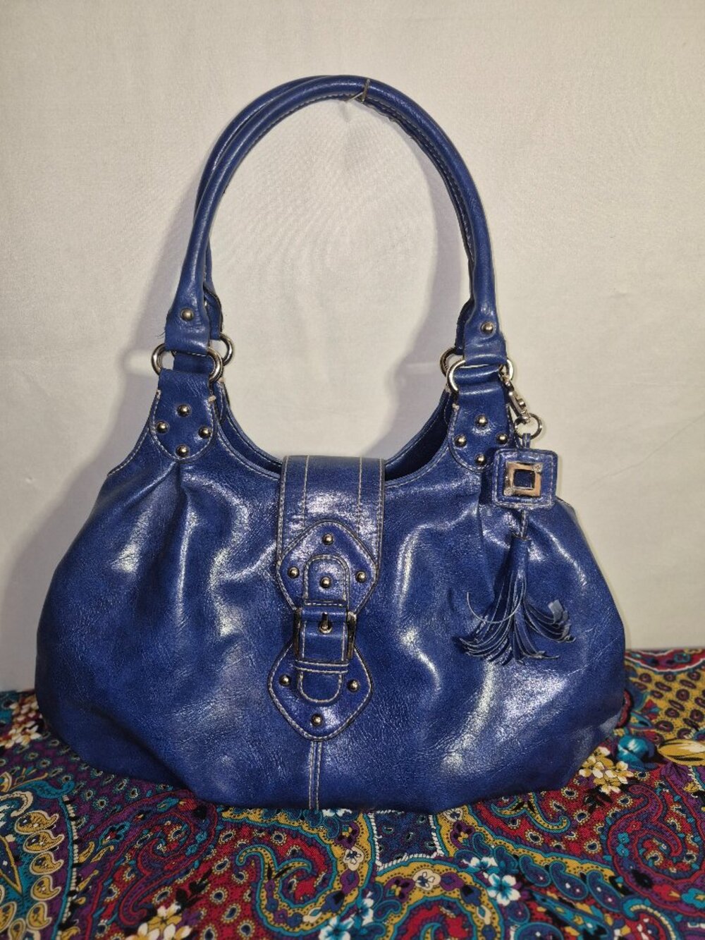 St. John's Bay large shoulder bag, Royal Blue, 3 compartments, gold hardware,